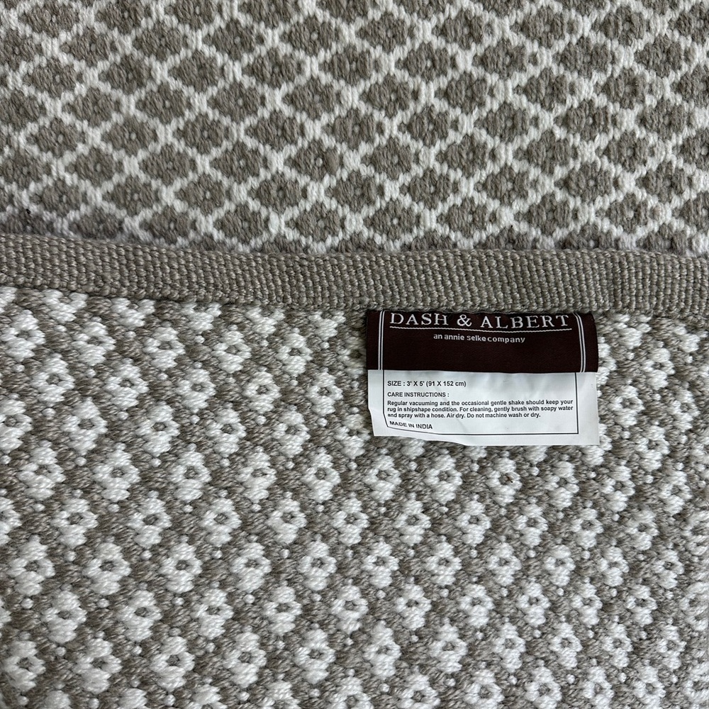 Mainsail Indoor/Outdoor Area Rug 3x5 - Grey &nWhite - Picture 3 of 4